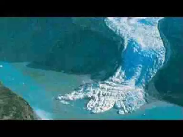 Video: Giant Ice Sheets Melting - Amazing Scene Caught On Camera